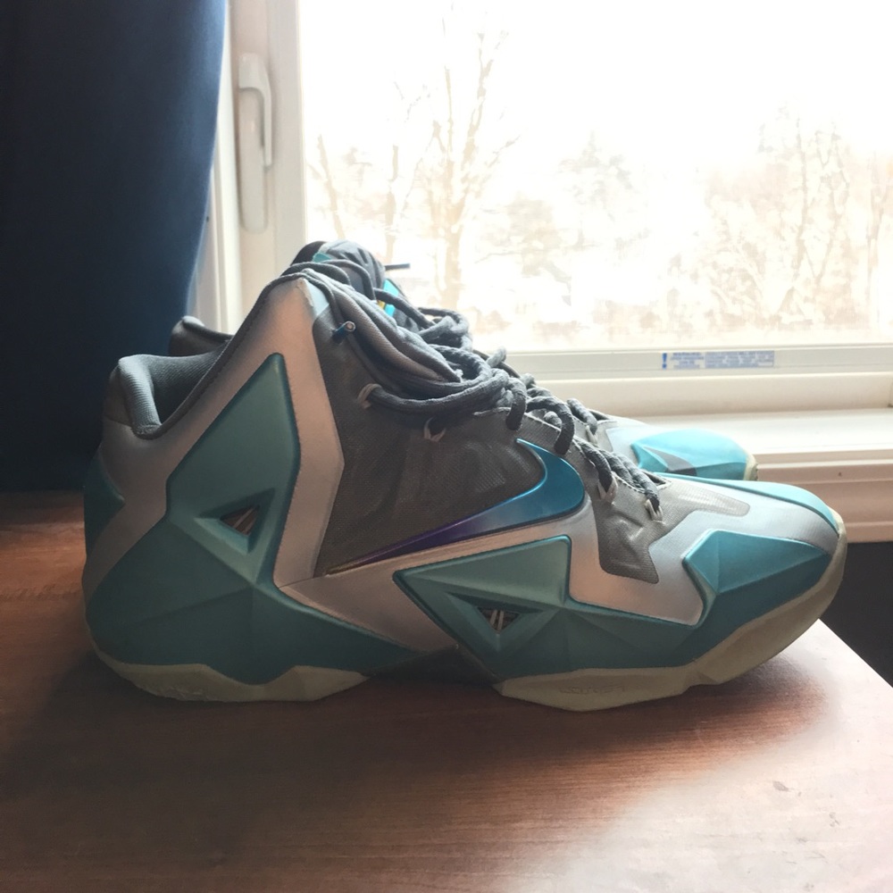 Nike LeBron 11 Basketball Sneakers